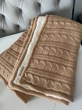 Pottery Barn Cream Sherpa Throw with Camel Trim